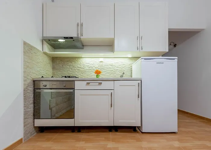 Chic In Center Apartman *